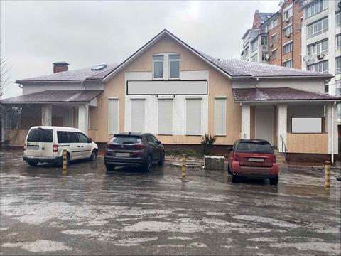 комерційна за адресою Шкільна вул., 13А