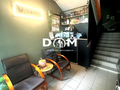 коммерческая по адресу Николая Михновского бульв. (Дружбы Народов), 14-16