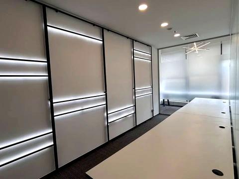 комерційна за адресою Спортивна пл., 1