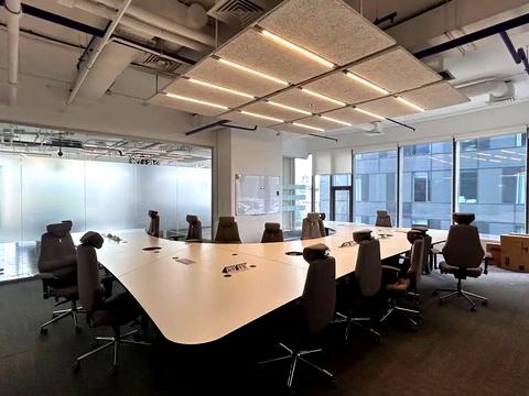 комерційна за адресою Спортивна пл., 1