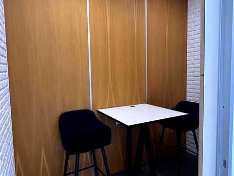 комерційна за адресою Спортивна пл., 1