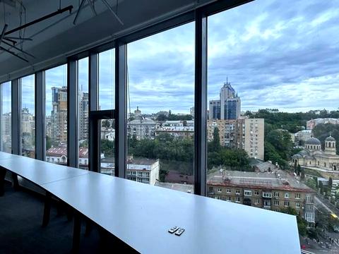 комерційна за адресою Спортивна пл., 1