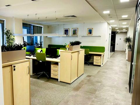 комерційна за адресою Спортивна пл., 3