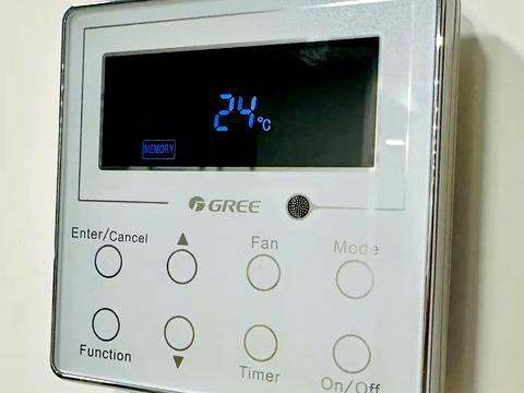 комерційна за адресою Спортивна пл., 3