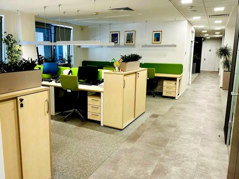 комерційна за адресою Спортивна пл., 3