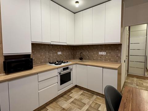 квартира за адресою Героїв Небесної Сотні просп., 26/8