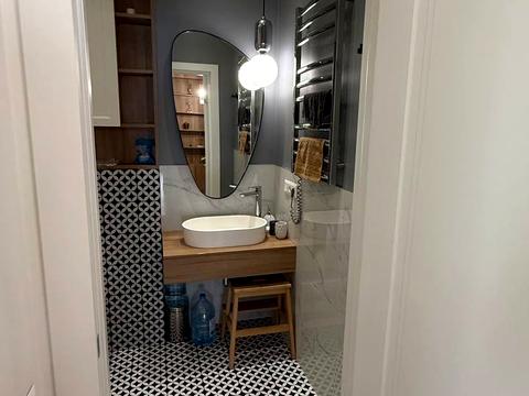 комерційна за адресою Калинова вул., 68