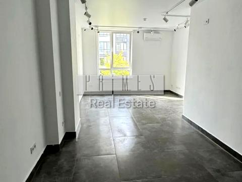 комерційна за адресою Салютна вул., 2-Б