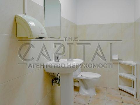 комерційна за адресою Жилянська вул., 101