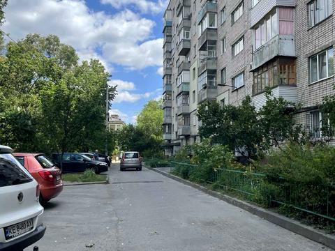 квартира за адресою Івана Нечуя-Левицького вул. (Каруни), 49