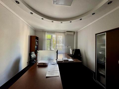 комерційна за адресою Князів Острозьких вул. (Московська), 46/2