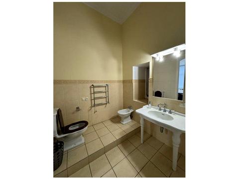 комерційна за адресою Михайла Грушевського вул., 16