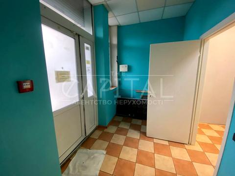 комерційна за адресою Срібнокільська вул., 1