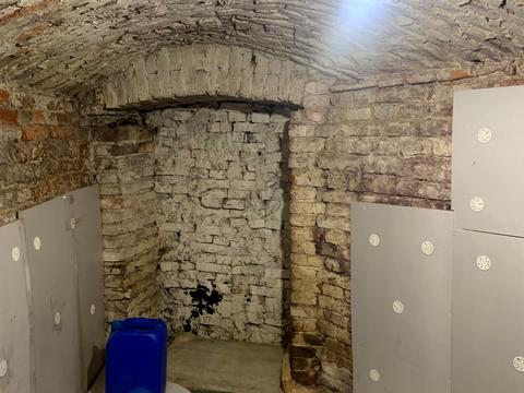 комерційна за адресою Лемківська вул., 14