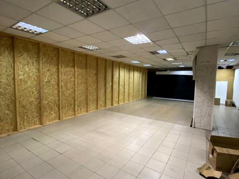 комерційна за адресою Набережна вул., 8-А