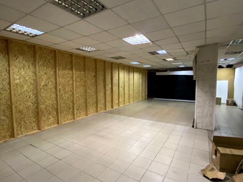 комерційна за адресою Набережна вул., 8-А