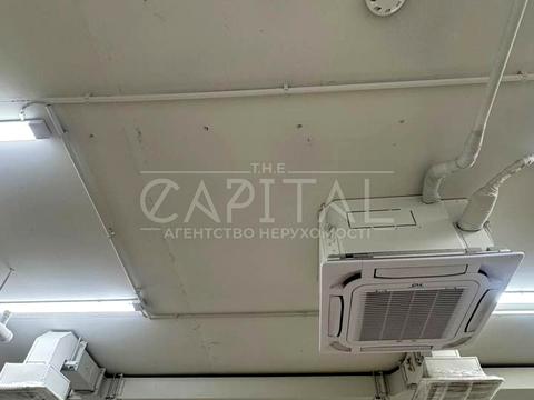 комерційна за адресою Дніпровська набережна вул., 18-Б