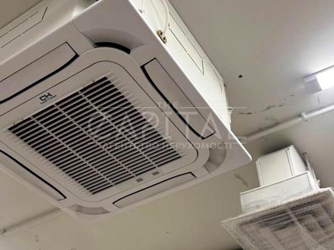 комерційна за адресою Дніпровська набережна вул., 18-Б