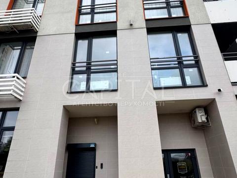 комерційна за адресою Дніпровська набережна вул., 18-Б