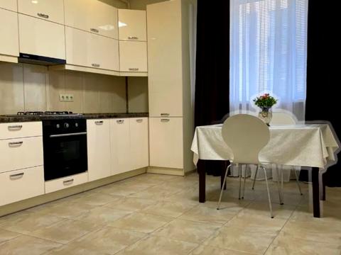 квартира за адресою Набережна Перемоги вул., 62