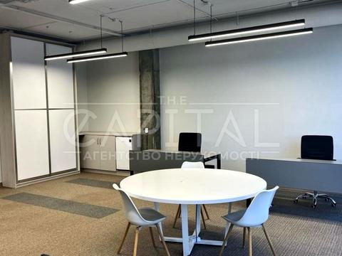 комерційна за адресою Товарна вул., 1