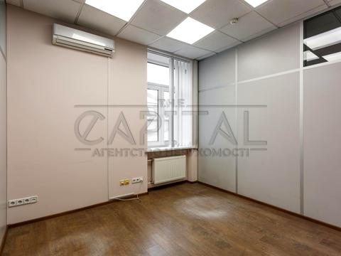 комерційна за адресою Музейний пров., 7