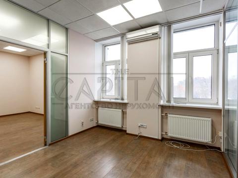 комерційна за адресою Музейний пров., 7