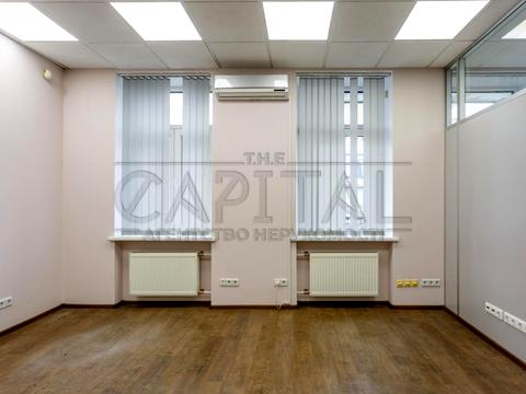 комерційна за адресою Музейний пров., 7