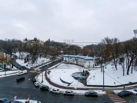 комерційна за адресою Музейний пров., 7