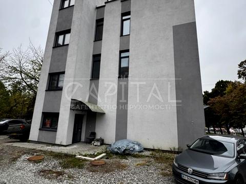 комерційна за адресою Мостицька вул., 4