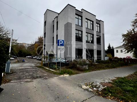 комерційна за адресою Мостицька вул., 4