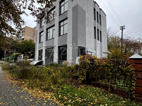 комерційна за адресою Мостицька вул., 4