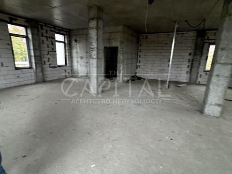 комерційна за адресою Мостицька вул., 4