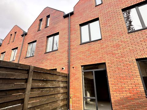 будинок за адресою Яснополянська