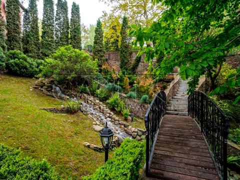 дом по адресу Вишнёвая ул.