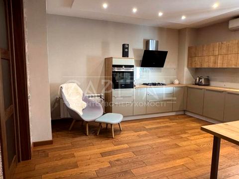 квартира по адресу Межигорская ул., 28