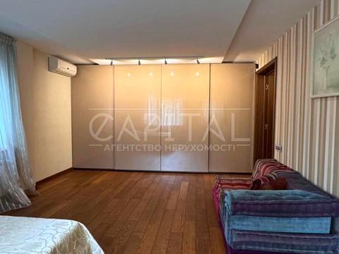 квартира по адресу Межигорская ул., 28