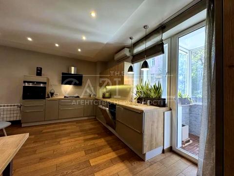 квартира по адресу Межигорская ул., 28