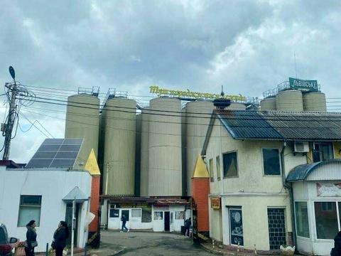 комерційна за адресою Базарна вул., 11