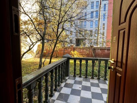 будинок за адресою Володимира Антоновича вул. ()