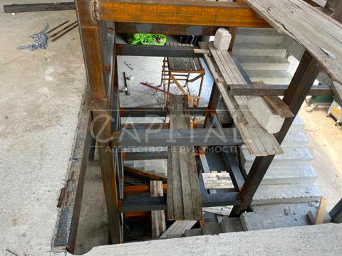 комерційна за адресою Межигірська вул., 55/20