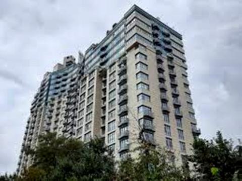 комерційна за адресою Юрія Іллєнка вул. (Мельникова), 18-Б