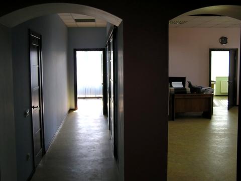 комерційна за адресою Юрія Іллєнка вул. (Мельникова), 18-Б