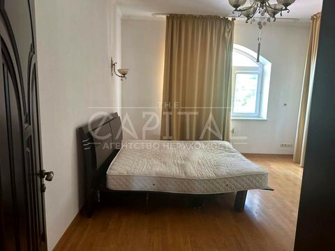 будинок за адресою Івана Багряного вул.