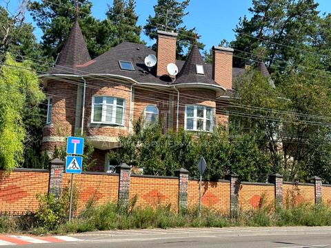 будинок за адресою Івана Багряного вул.