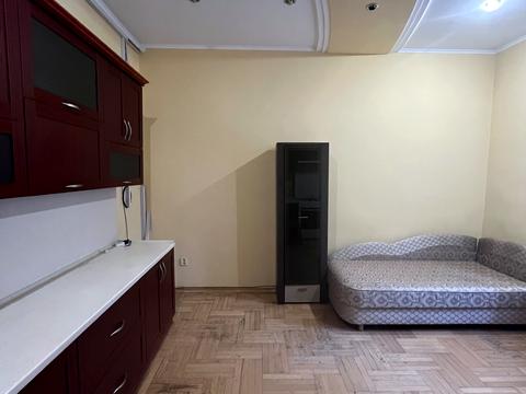 будинок за адресою Володимира Антоновича вул. ()