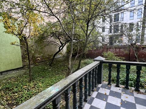 будинок за адресою Володимира Антоновича вул. ()