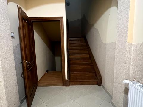 будинок за адресою Володимира Антоновича вул. ()