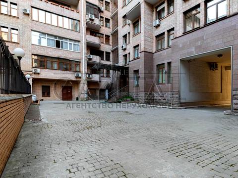 комерційна за адресою Павлівська вул., 18