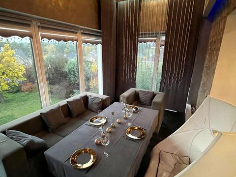 будинок за адресою Авіаторів, 5